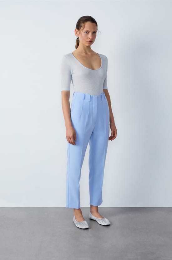 Cigarette cut trousers;${refinementColor}