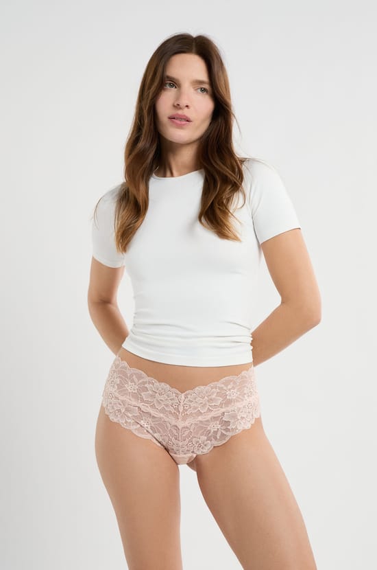 Hipster V-shape en dentelle;${refinementColor}