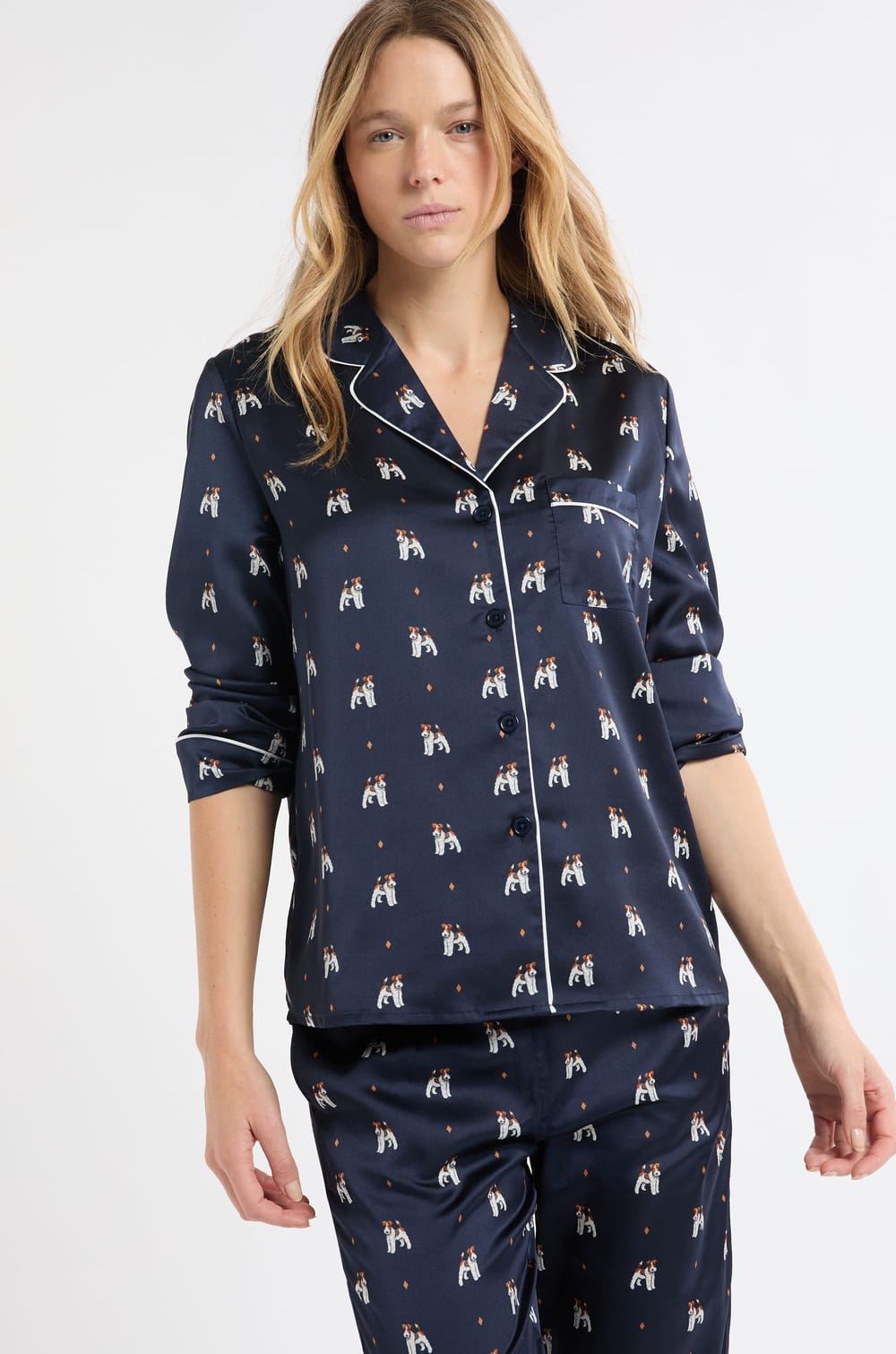 Chemise de pyjama en satin à motifs chiens;${refinementColor}