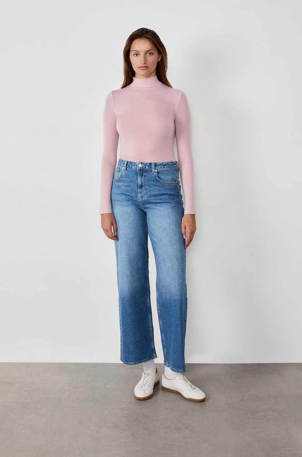 Long-sleeved high neck T-shirt;${refinementColor}