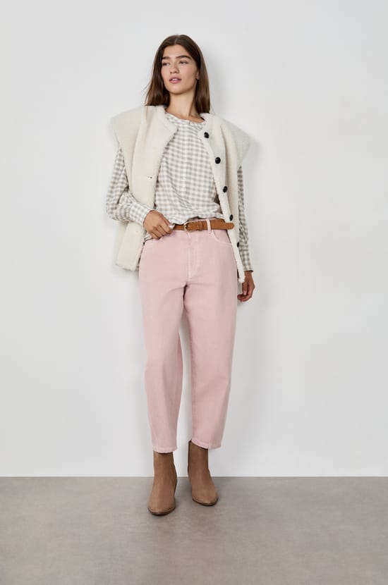 Carrot-cut Jeans;${refinementColor}