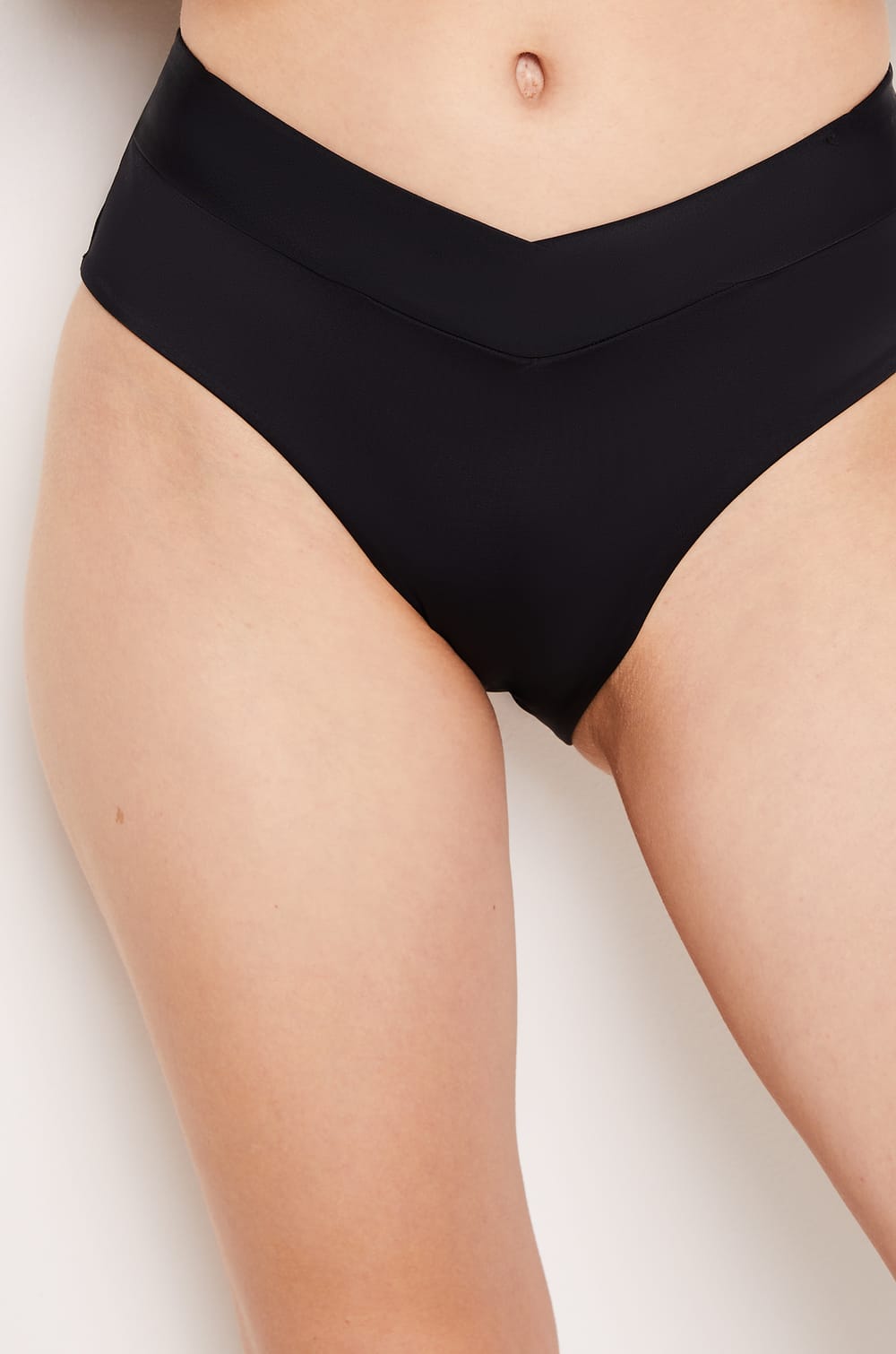 Trojúhelníkový horní díl plavek;${refinementColor}