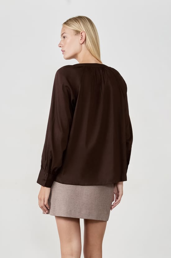 Blouse col V;${refinementColor}