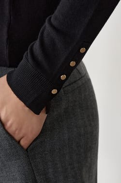 Pull col V;${refinementColor}