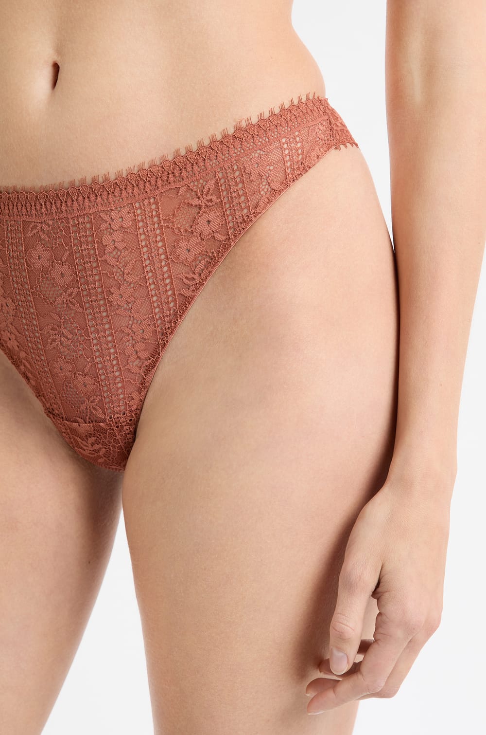 Lace Tanga;${refinementColor}