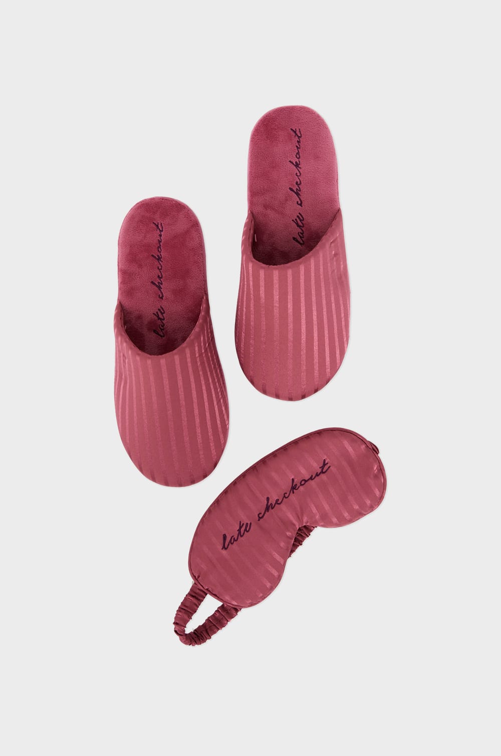 Conjunto de zapatillas destalonadas y m&aacute;scara;${refinementColor}