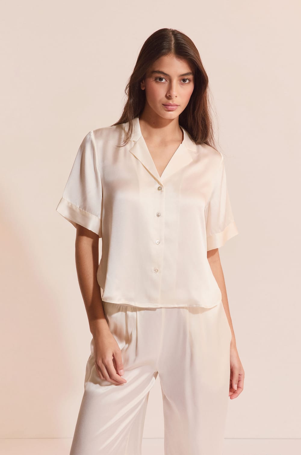 Korte mouw pyjama blouse van zijde;${refinementColor}