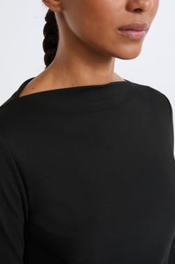 Long-sleeved T-shirt with boat neck and wide sleeves;${refinementColor}