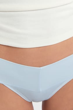 Tanga en microfibre;${refinementColor}