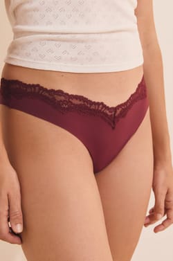 Tanga avec d&eacute;tail dentelle;${refinementColor}