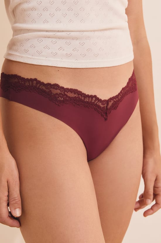 Tanga avec d&eacute;tail dentelle;${refinementColor}