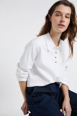 Pull col polo avec boutons dor&eacute;s;${refinementColor}