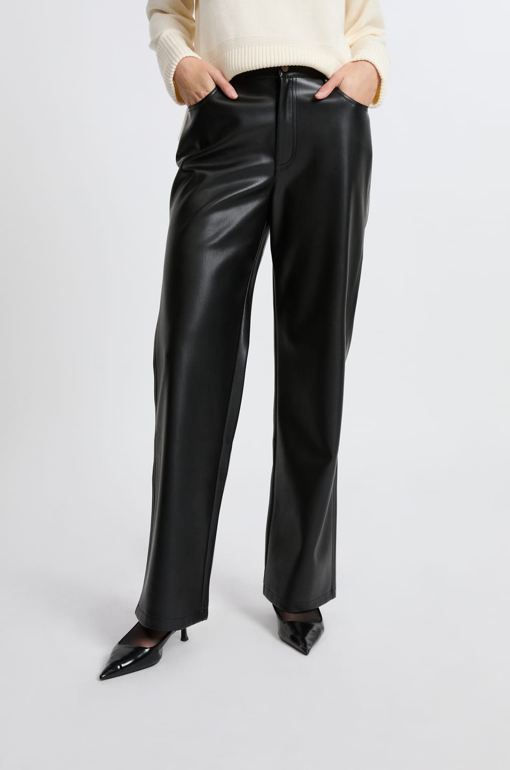 Pantalon large en effet cuir;${refinementColor}