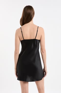 Short silk nightdress with lace details;${refinementColor}