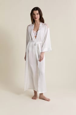 D&eacute;shabill&eacute; long satin&eacute; avec ceinture;${refinementColor}