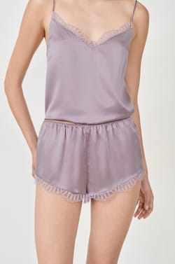 Shorty de seda con detalles de encaje;${refinementColor}