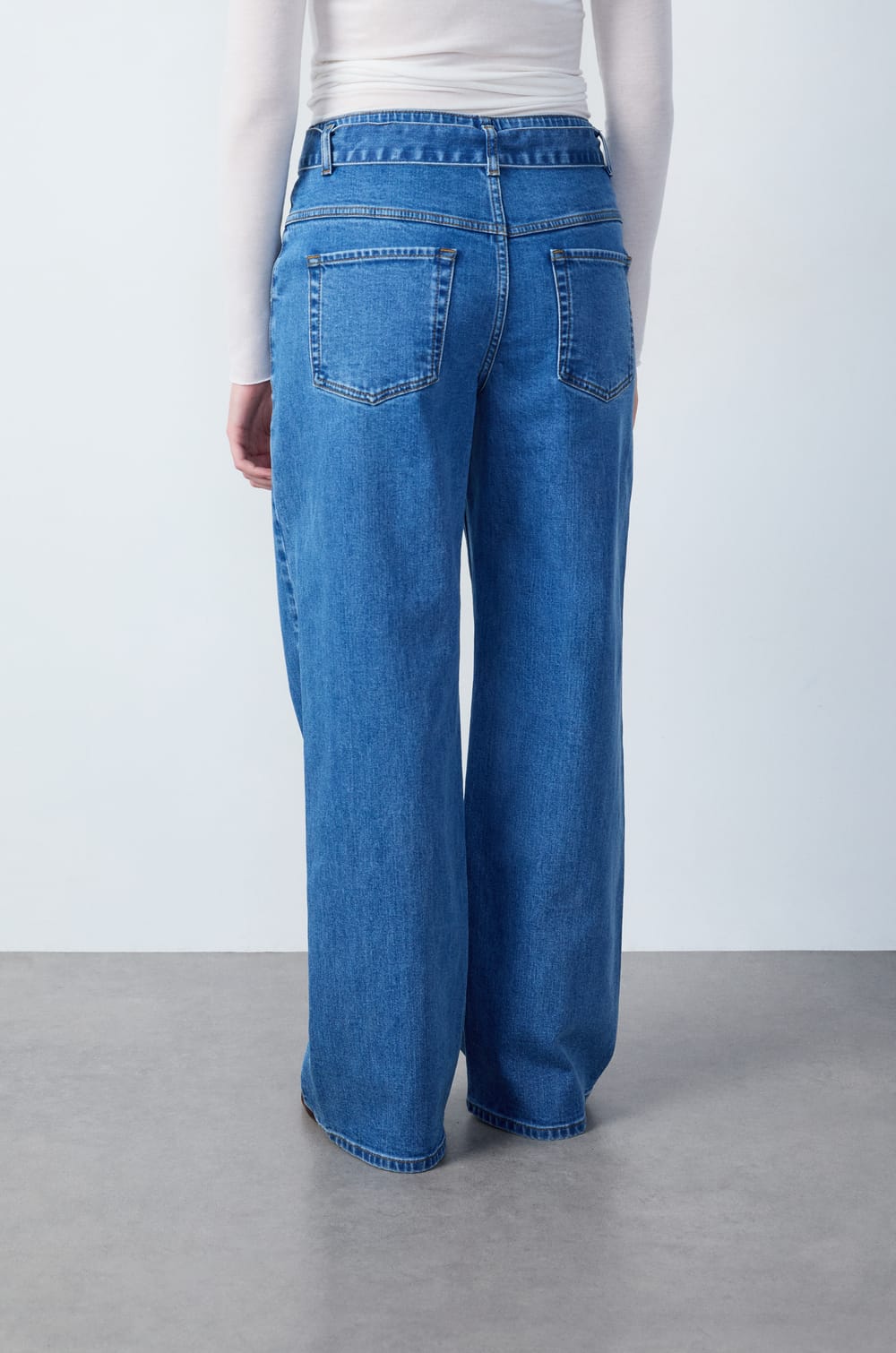 Jean coupe carotte &agrave; nouer;${refinementColor}