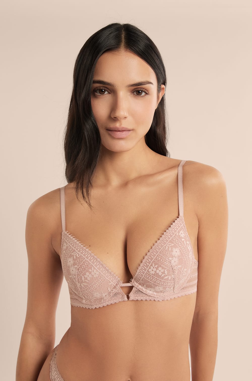 Sujetador N.2 - El push-up escote pronunciado de tejido brillante;${refinementColor}