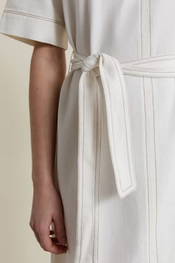 Vestido con cintur&oacute;n de algod&oacute;n;${refinementColor}