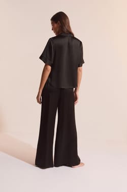 Short-sleeved silk pyjama shirt;${refinementColor}