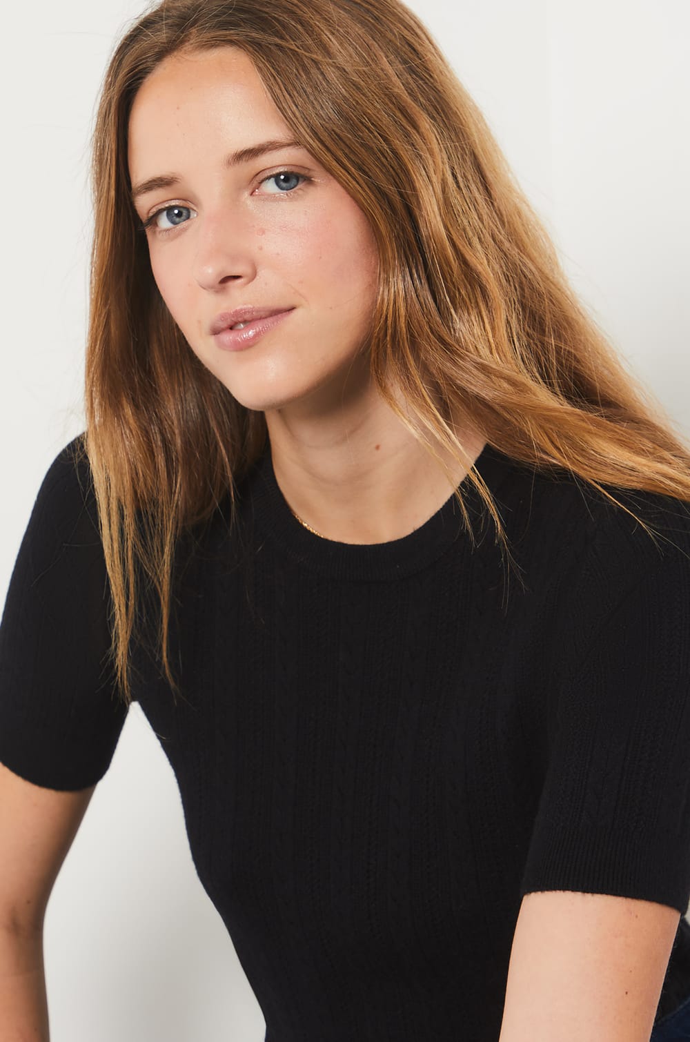 Short-Sleeved Sweater;${refinementColor}