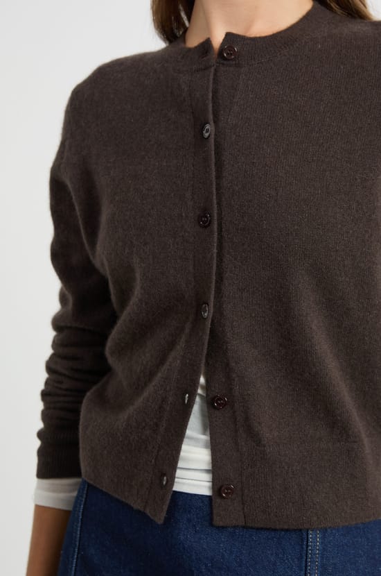 Pull cardigan avec boutons en cachemire;${refinementColor}