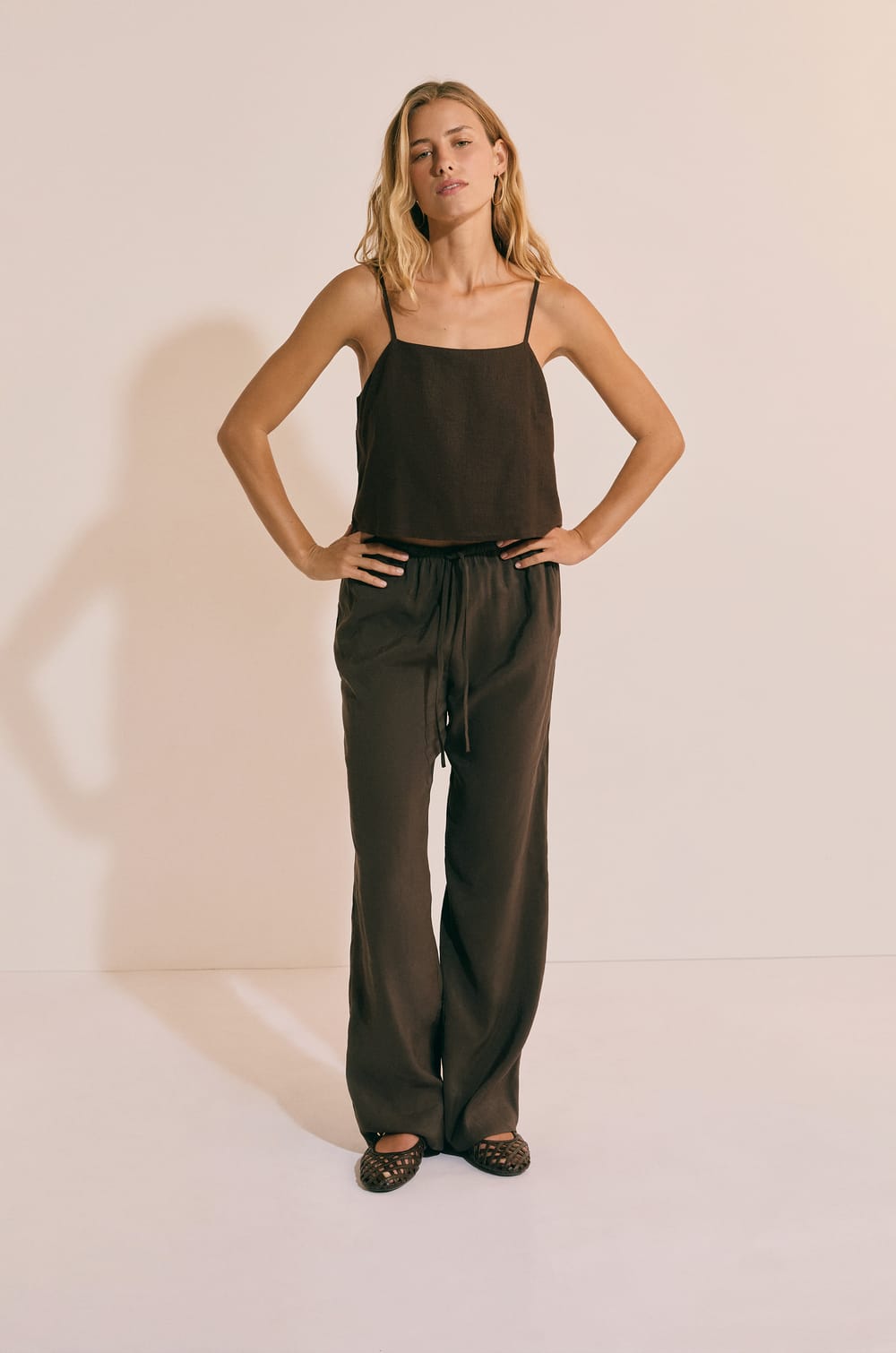 Top sans manches avec lin;${refinementColor}