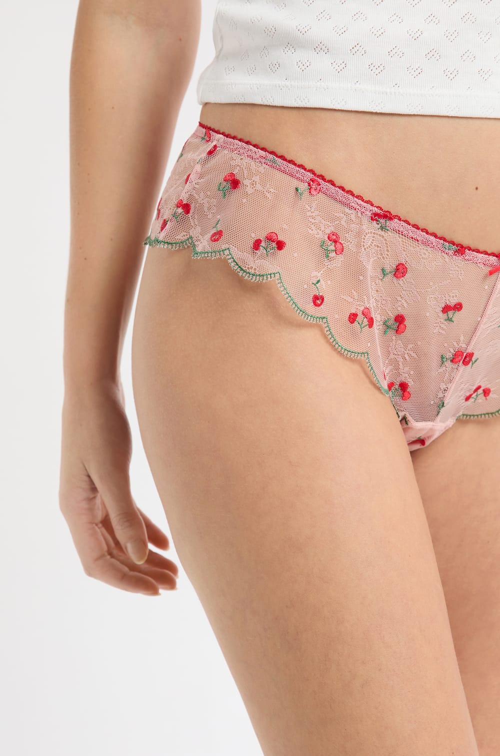 Embroidered Hipster;${refinementColor}