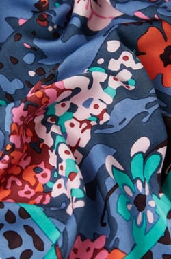 Foulard &agrave; motifs;${refinementColor}