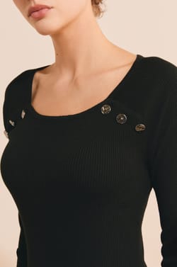 Robe longue c&ocirc;tel&eacute;e avec d&eacute;tails dor&eacute;s;${refinementColor}
