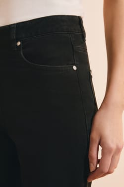 Jean coupe slim;${refinementColor}