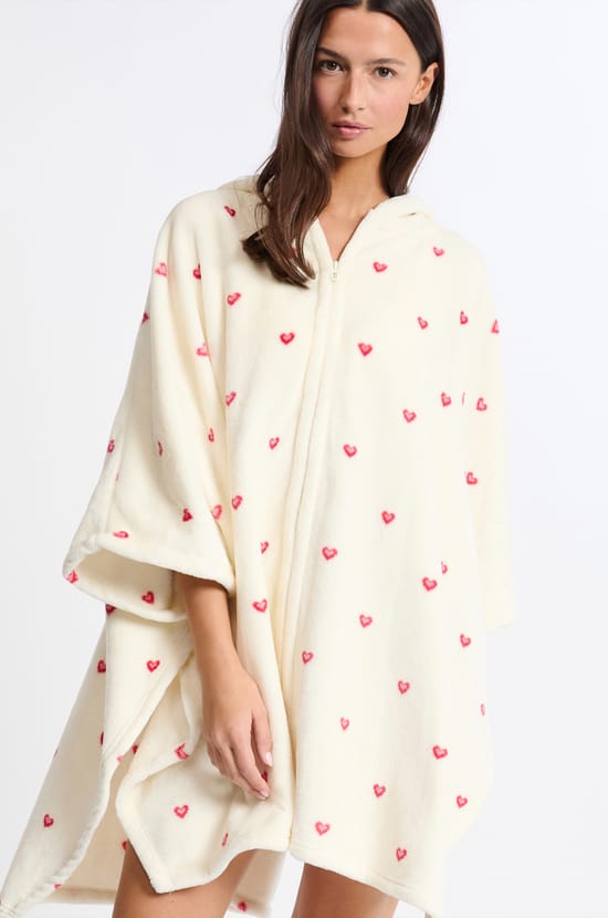 Poncho mit Herzmotiven;${refinementColor}