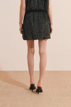 Jupe courte fluide &agrave; motifs;${refinementColor}
