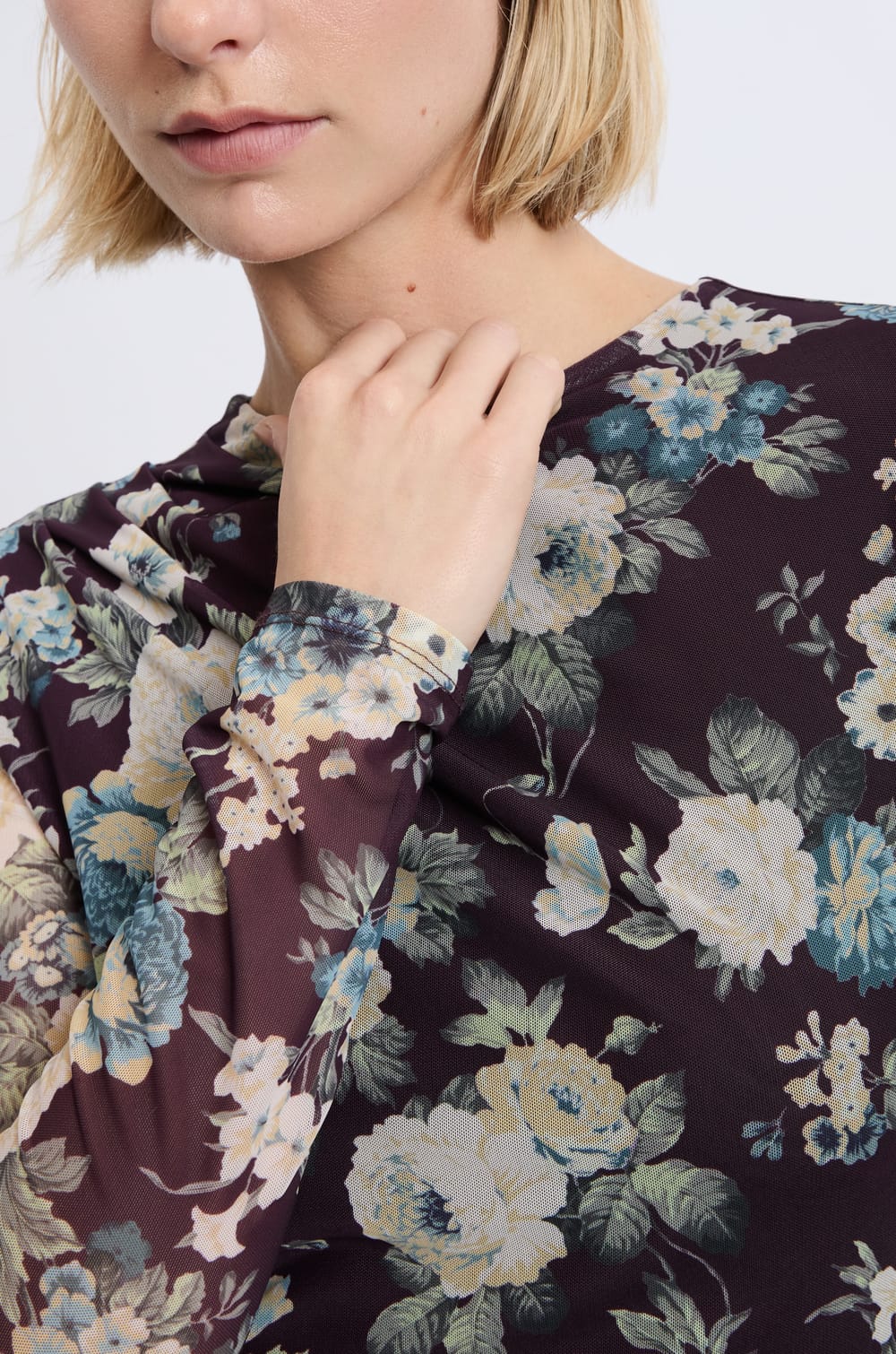 T-shirt à motif fleuris;${refinementColor}