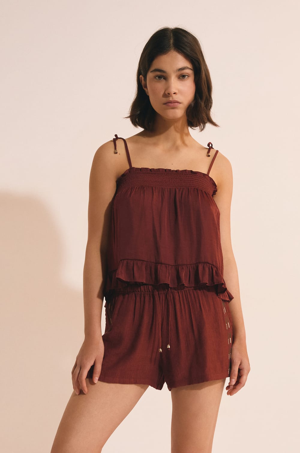 Pantal&oacute;n corto de pijama con cintura el&aacute;stica;${refinementColor}