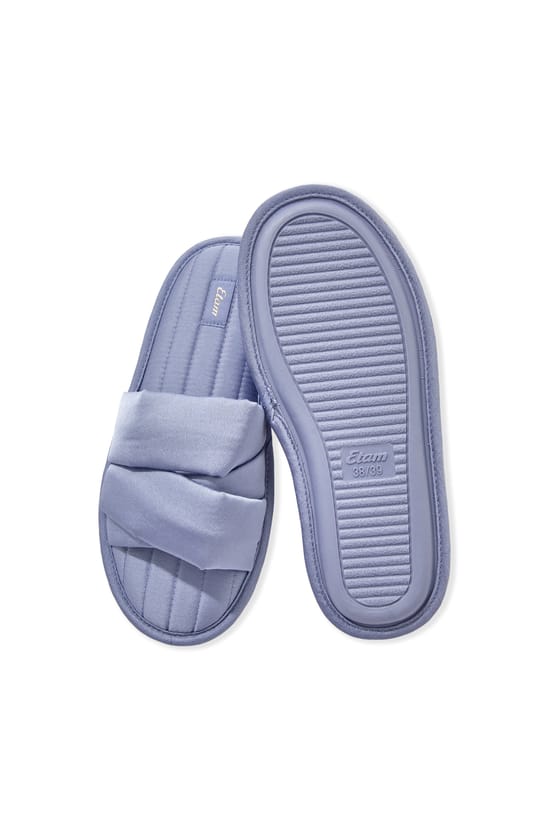 Zapatillas tipo chancla;${refinementColor}