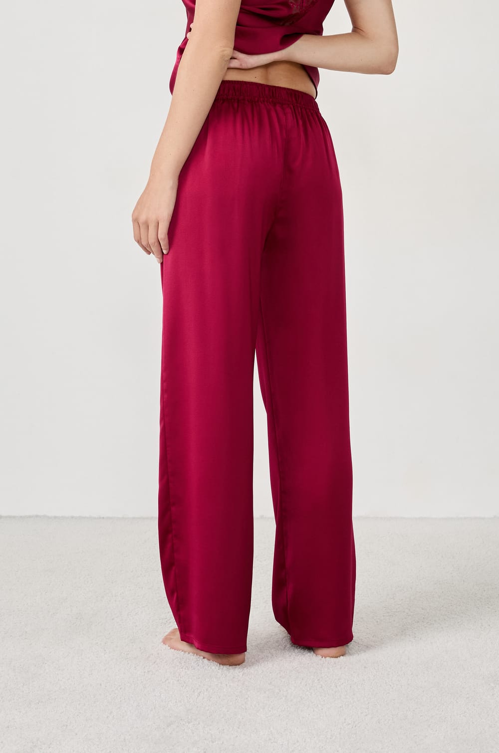 Pantalon de pyjama satiné;${refinementColor}