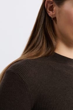 Pull col montant avec laine;${refinementColor}