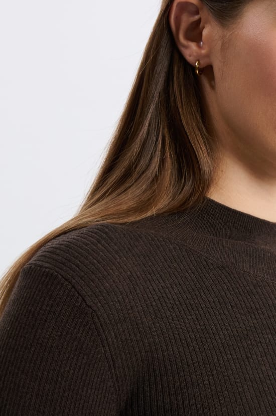 Pull col montant avec laine;${refinementColor}