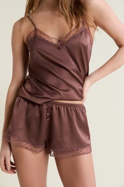 Short de pyjama satin&eacute;;${refinementColor}