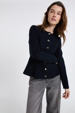 Top &agrave; manches longues avec boutons dor&eacute;s;${refinementColor}