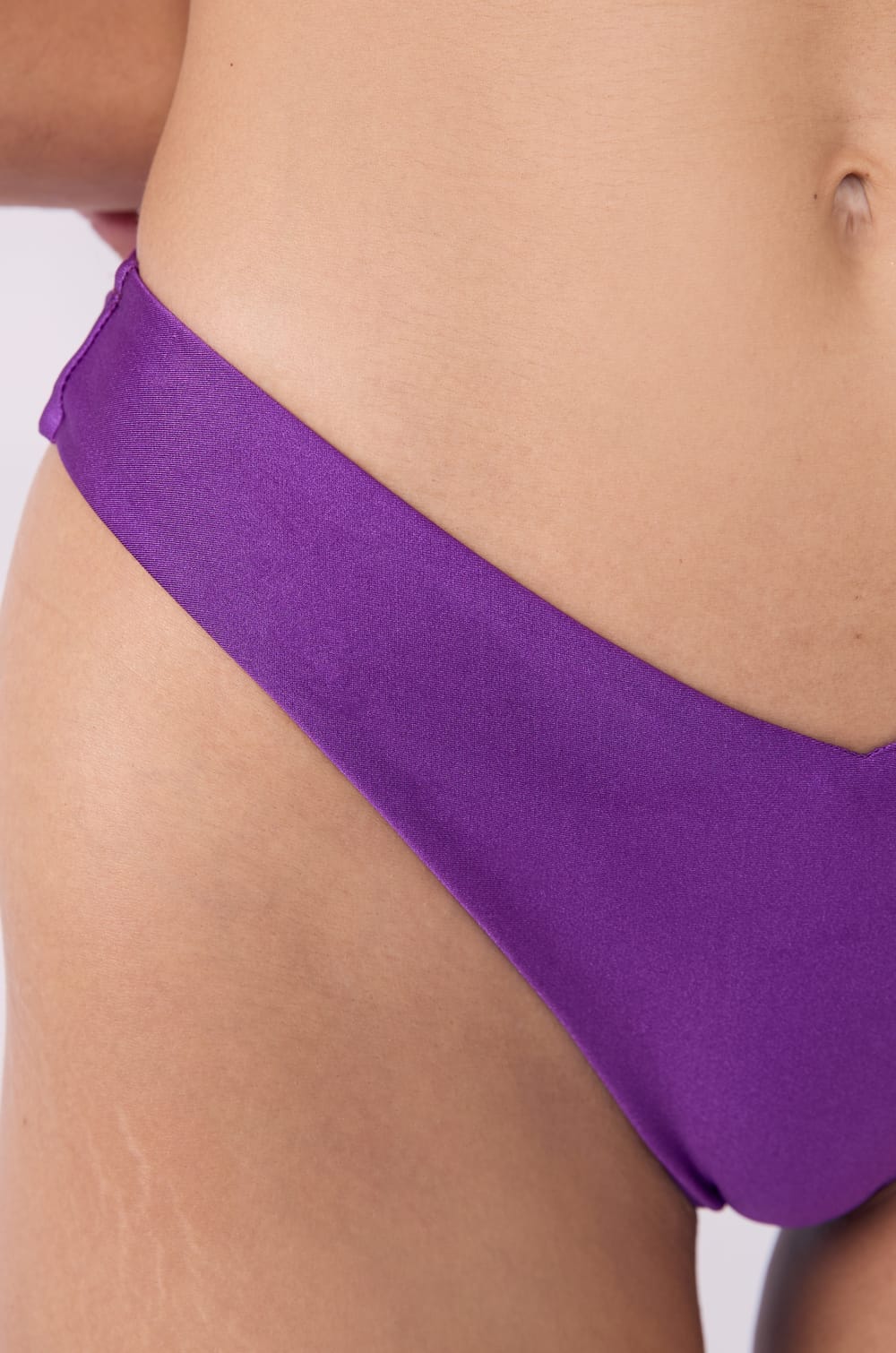 Brasilianischer High-Leg Bikini-Hose;${refinementColor}