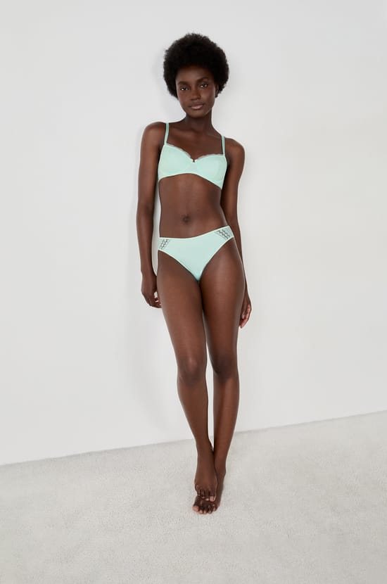 Braguitas de encaje;${refinementColor}