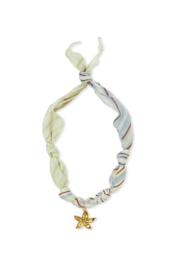 Foulard de algod&oacute;n con dijes;${refinementColor}