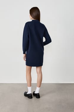 Robe pull;${refinementColor}