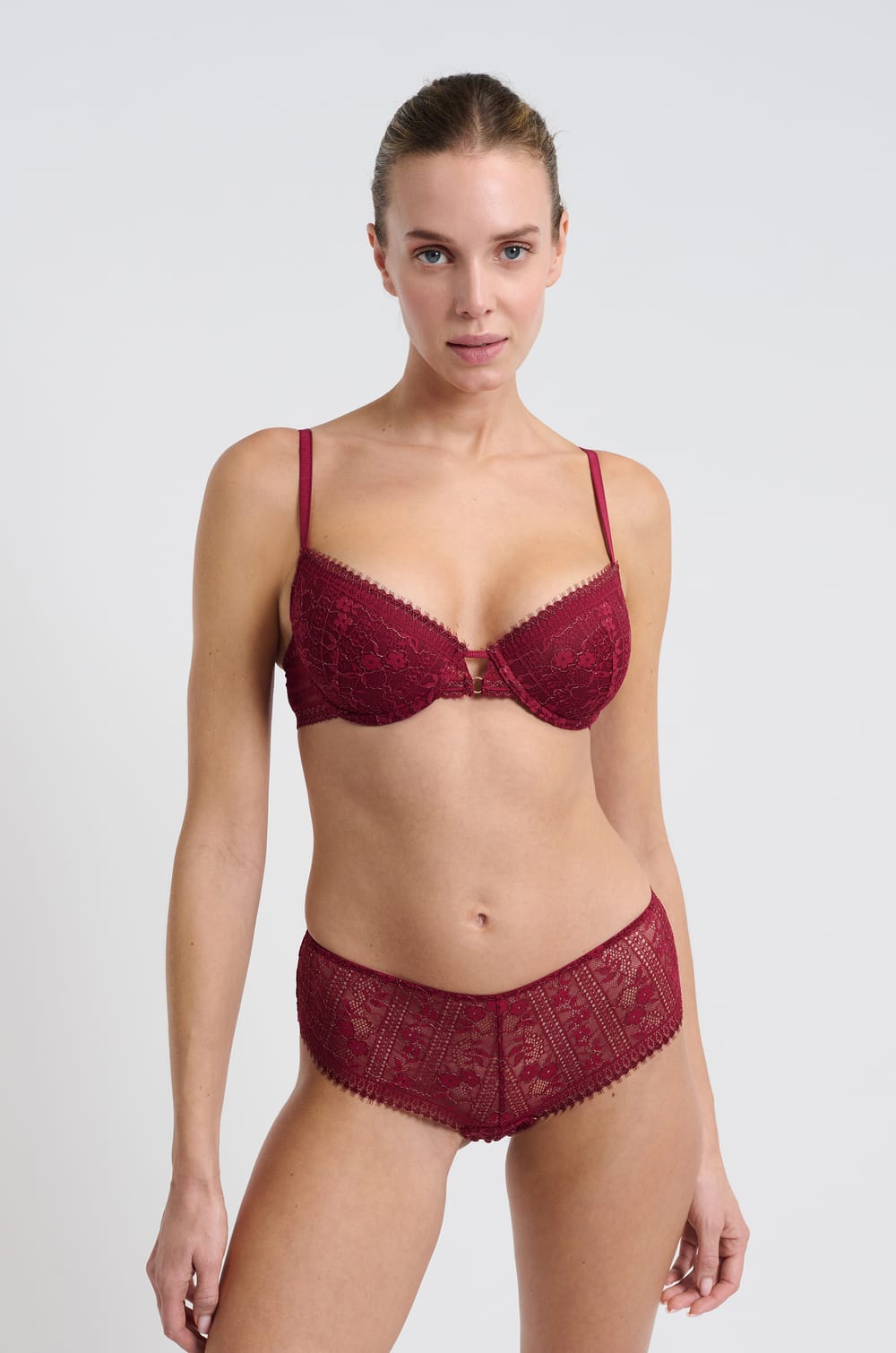 Shorty en dentelle;${refinementColor}