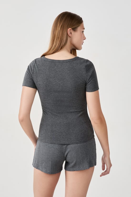 Kurzärmeliges Pyjama-T-Shirt aus gerippter Baumwolle;${refinementColor}
