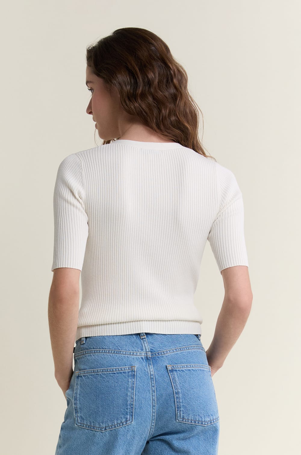 Pull col V manches courtes c&ocirc;tel&eacute;;${refinementColor}