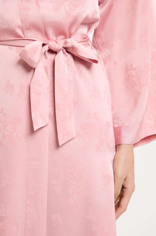 D&eacute;shabill&eacute; satin&eacute;;${refinementColor}