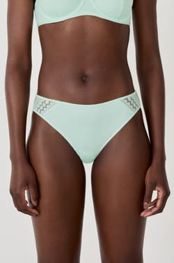 Braguitas de encaje;${refinementColor}